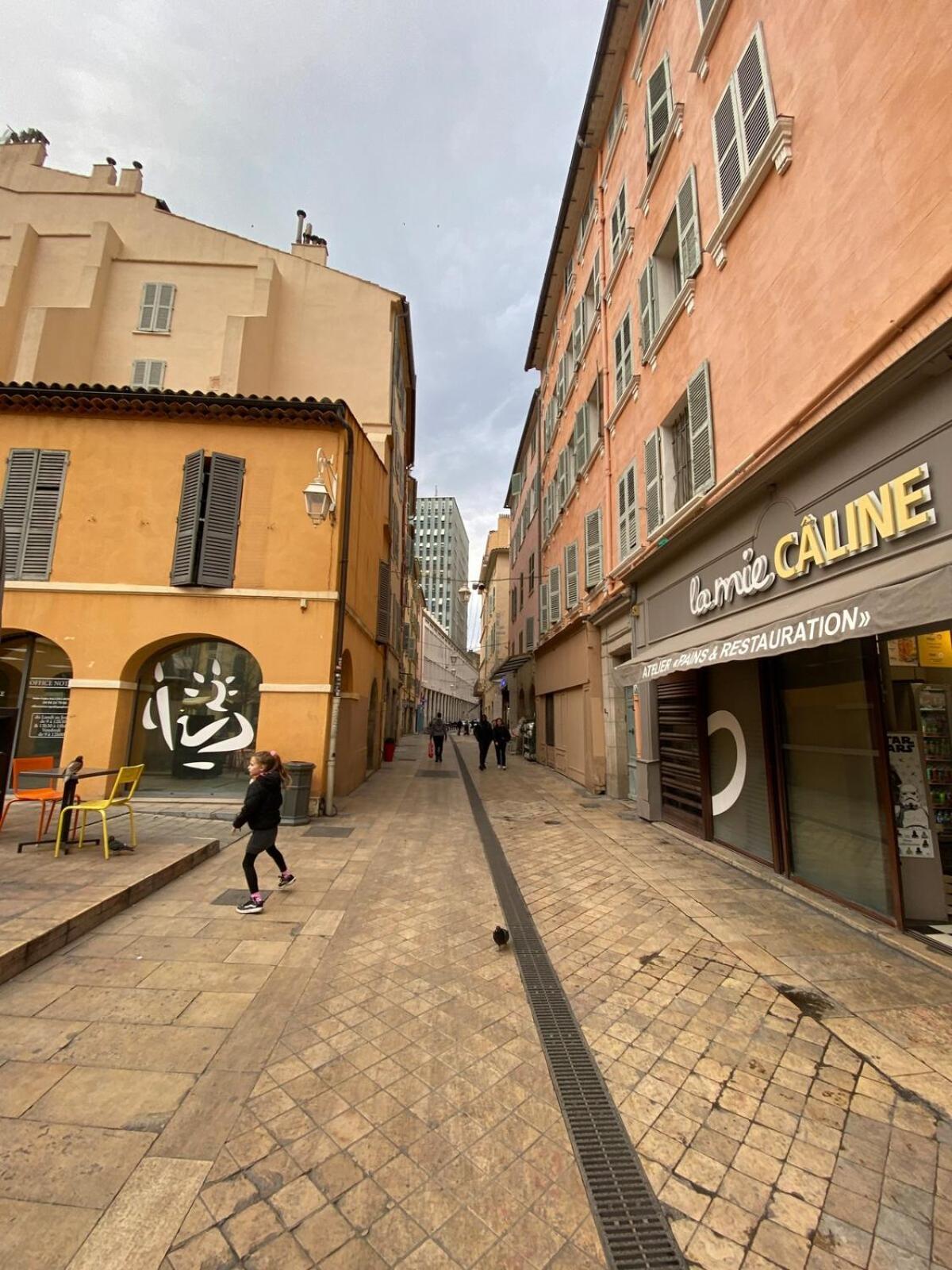 Proche Du Port Apartment